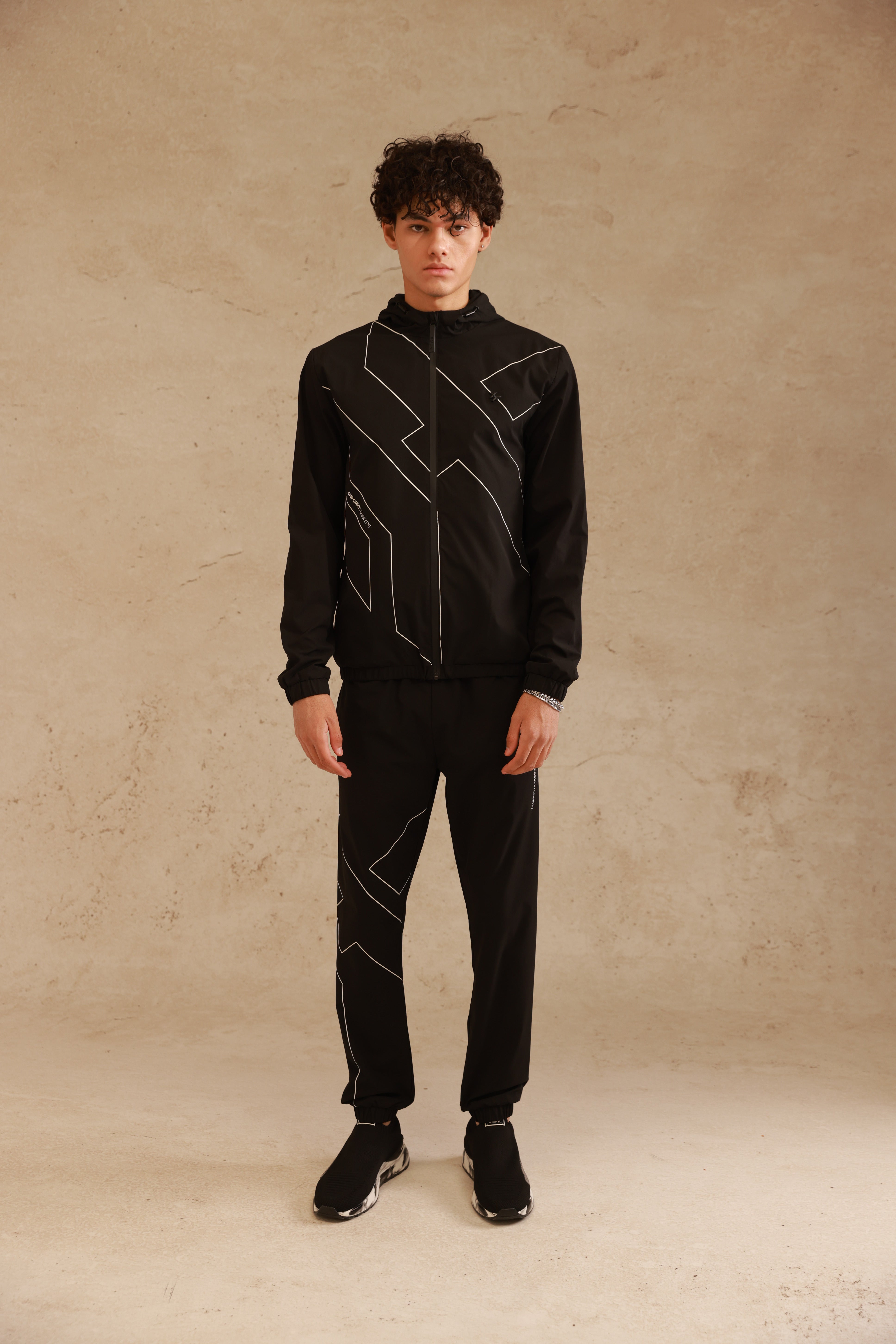 חליפת ניילון FIRENZE בעיצוב גיאומטרי