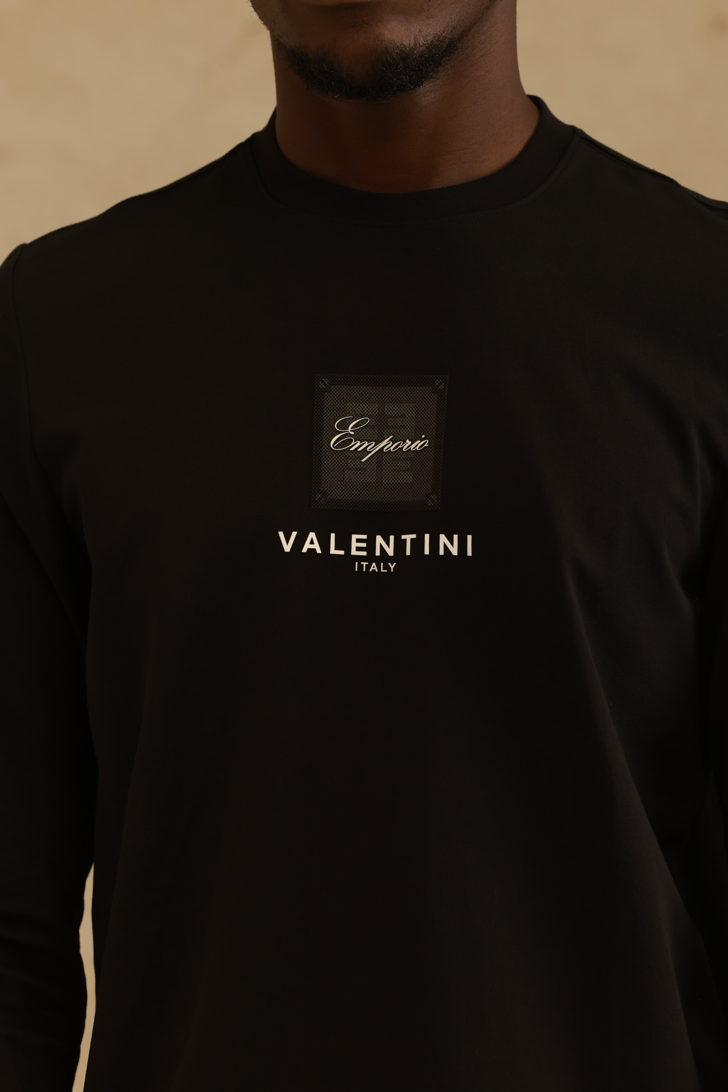 טי-שירט שרוול ארוך בצבע שחור עם לוגו Emporio Valentini