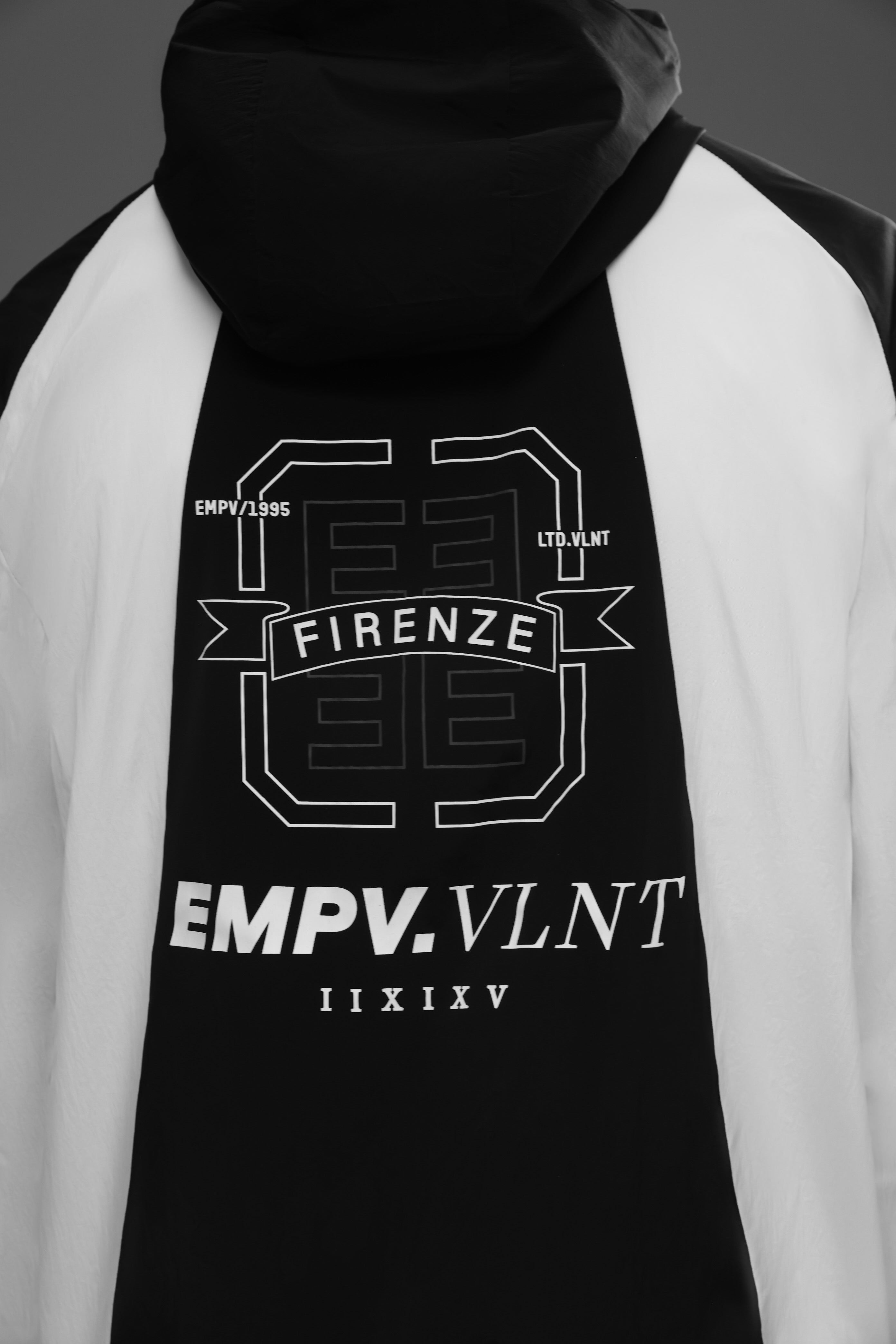 ז'קט רוח EMPORIO | Black & White Streetwear