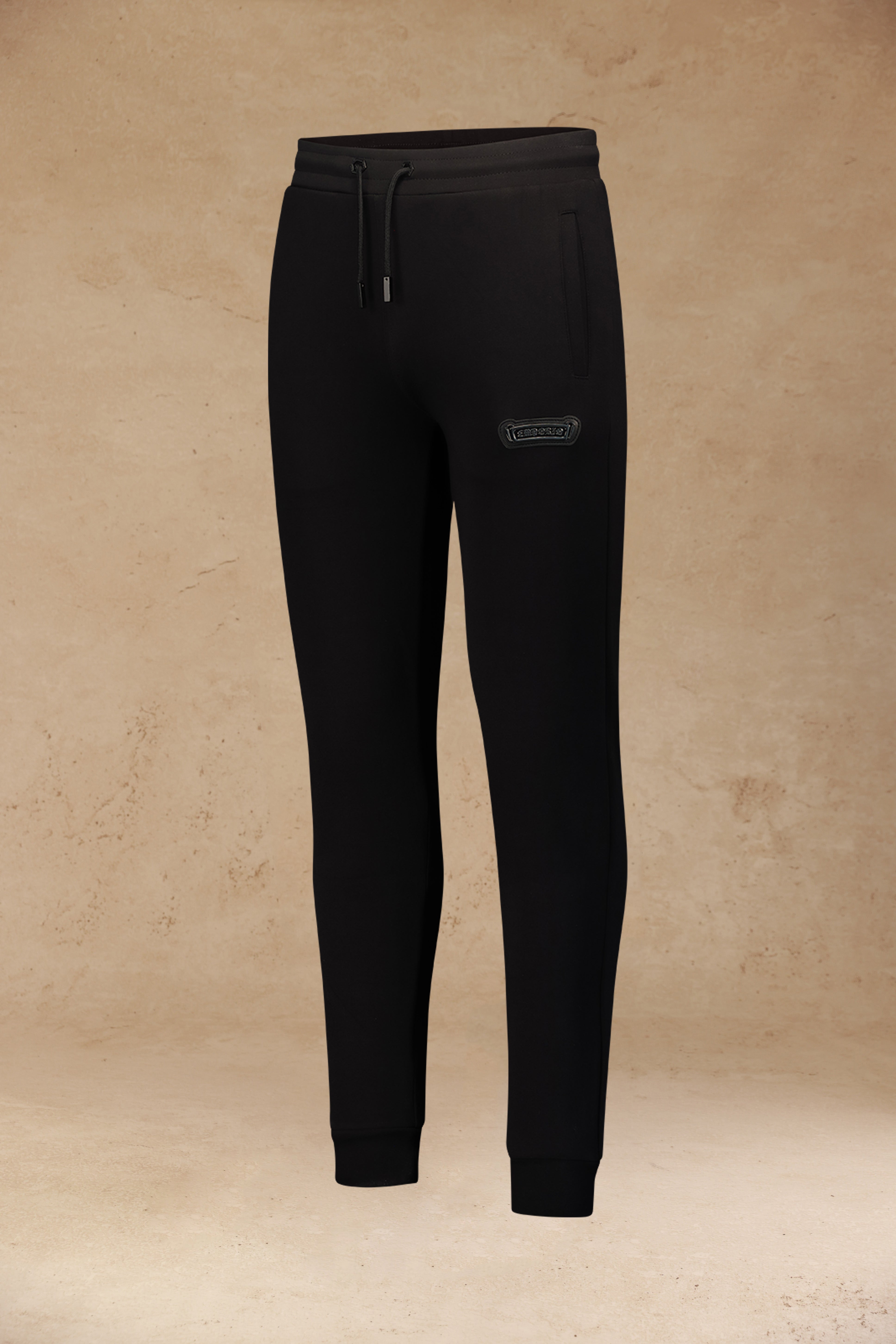 חליפת קפוצ׳ון ולבנים שחורה-לבנה עם הדפס גוטי