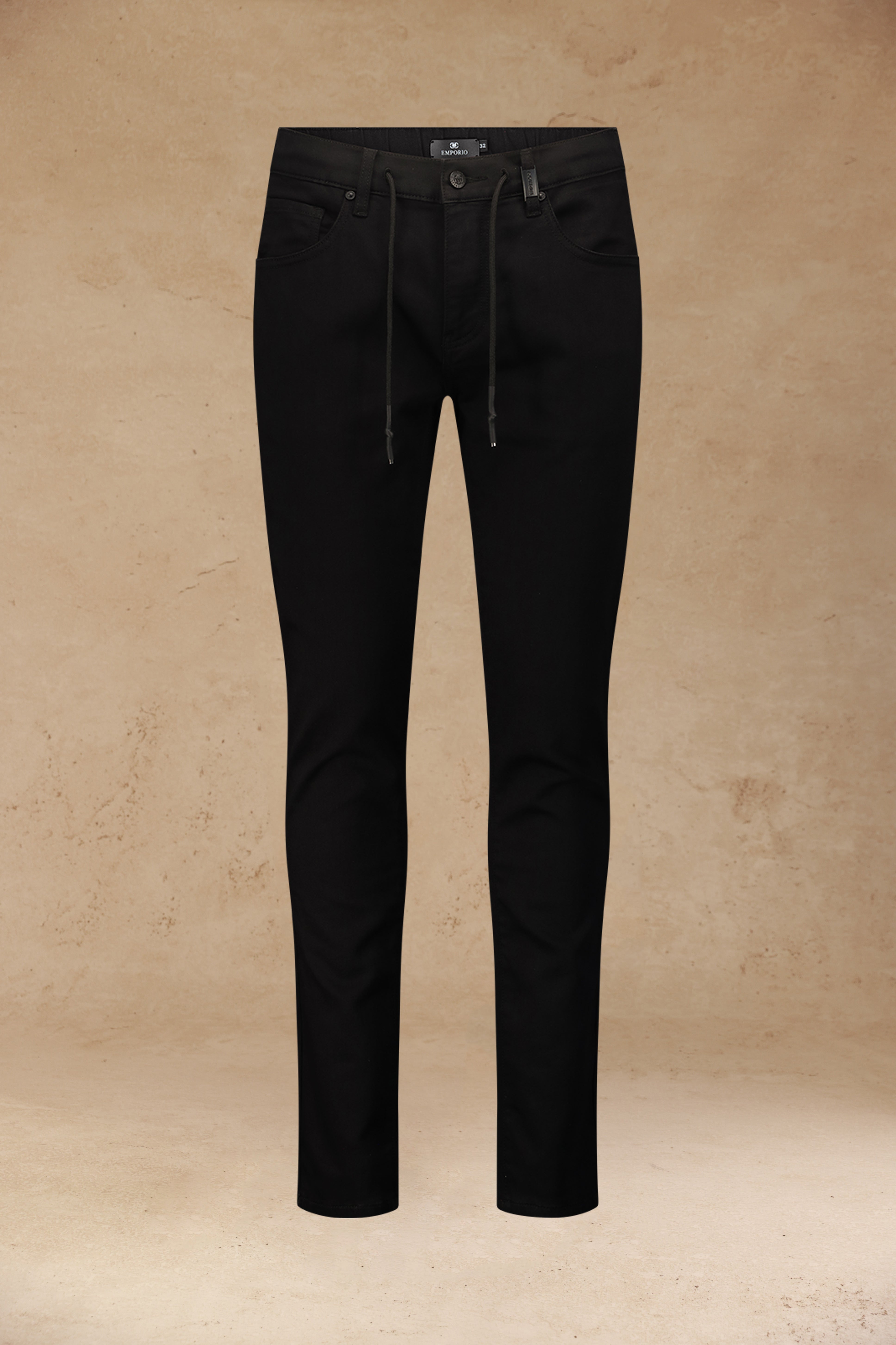 ג׳ינס שחור קלאסי עם שרוך מותן